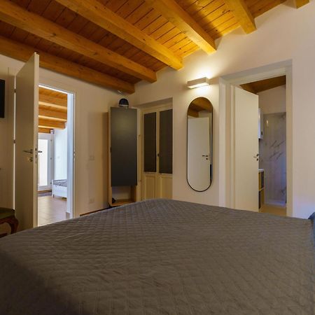 Maquedino Holiday Home & Terrace - Cozy Central Loft ปาแลร์โม ภายนอก รูปภาพ