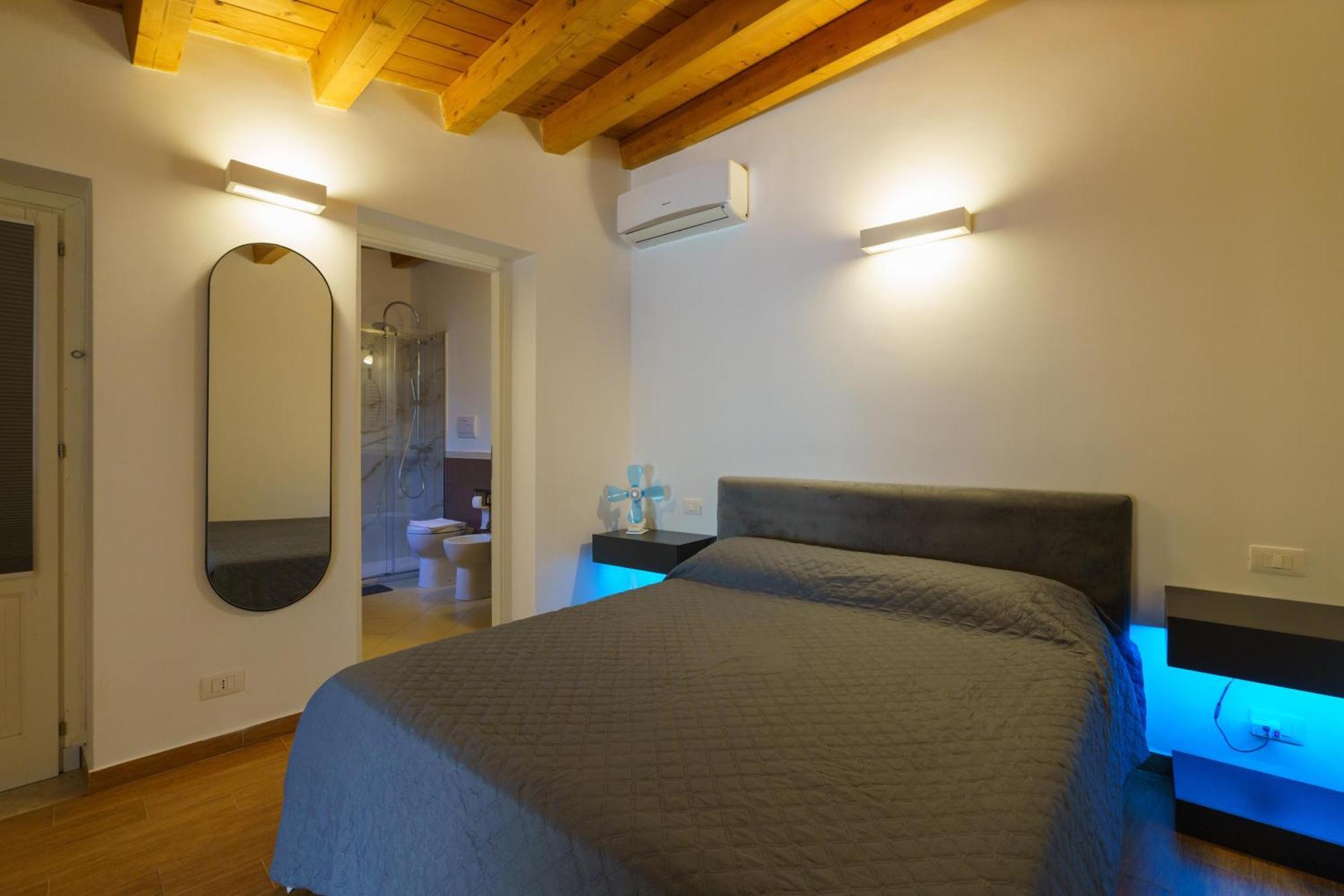 Maquedino Holiday Home & Terrace - Cozy Central Loft ปาแลร์โม ภายนอก รูปภาพ