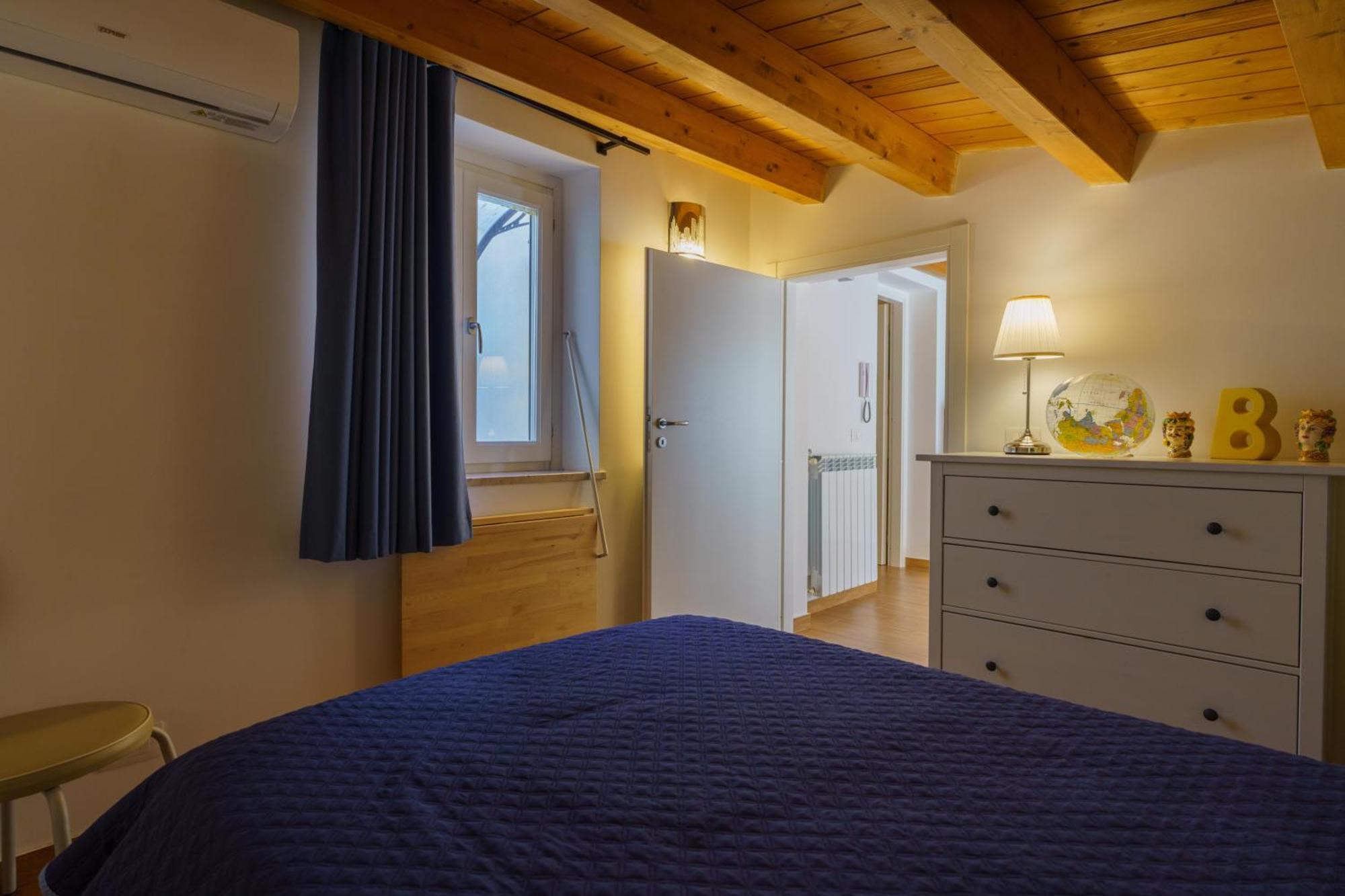 Maquedino Holiday Home & Terrace - Cozy Central Loft ปาแลร์โม ภายนอก รูปภาพ