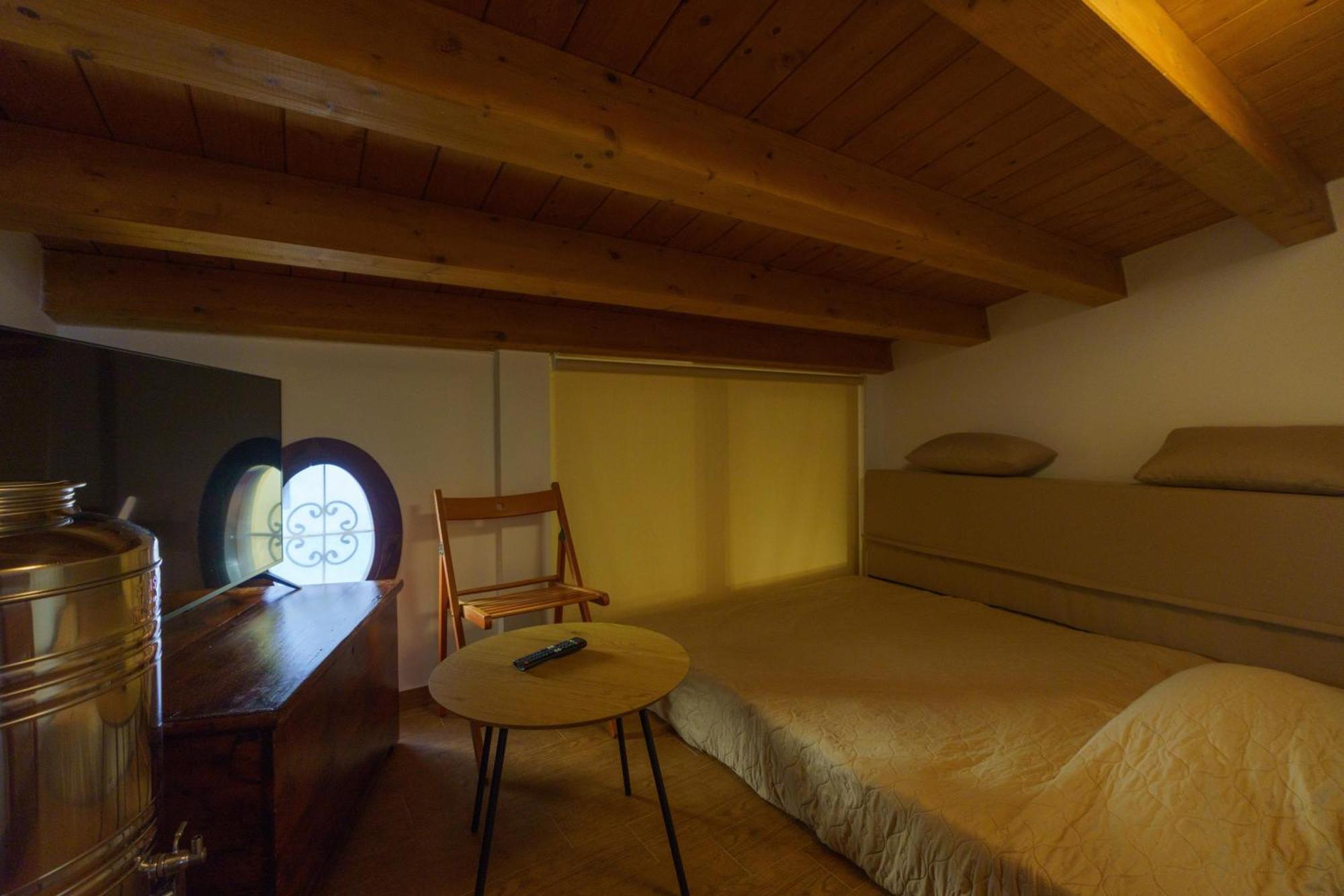 Maquedino Holiday Home & Terrace - Cozy Central Loft ปาแลร์โม ภายนอก รูปภาพ